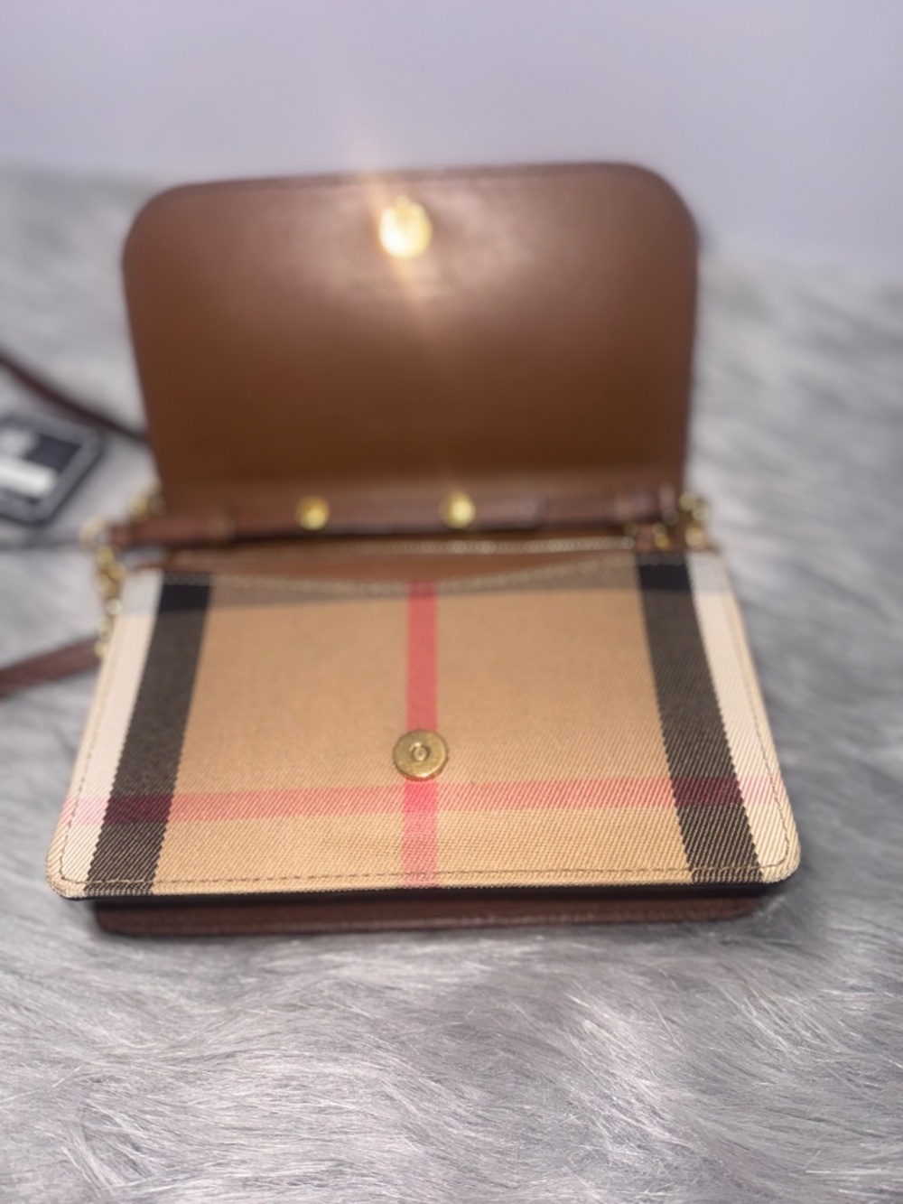 Burberry Hampshire Wallet on Chain w/COA - Picture 5 of 13